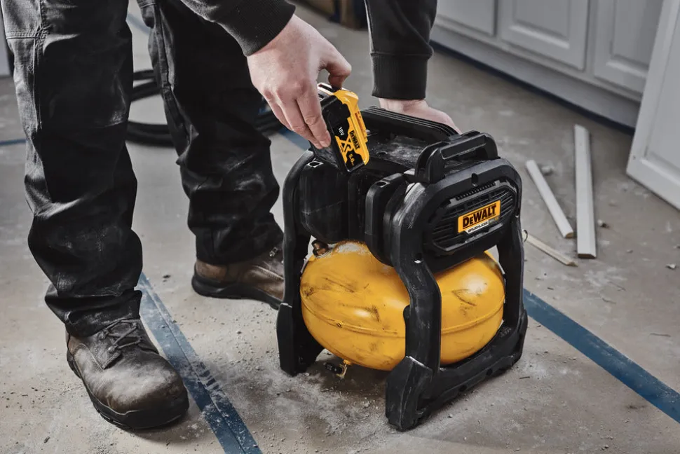 DeWALT Compressor DCC1018N-XJ 18V XR Zonder Accu en Lader