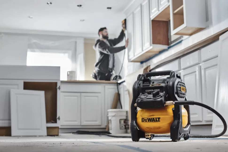 DeWALT Compressor DCC1018N-XJ 18V XR Zonder Accu en Lader